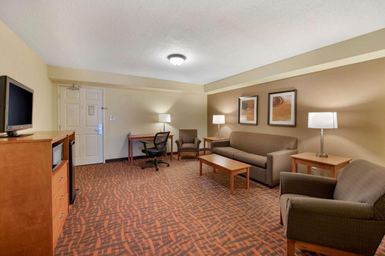 Best Western Louisville East Inn & Suites Dış mekan fotoğraf