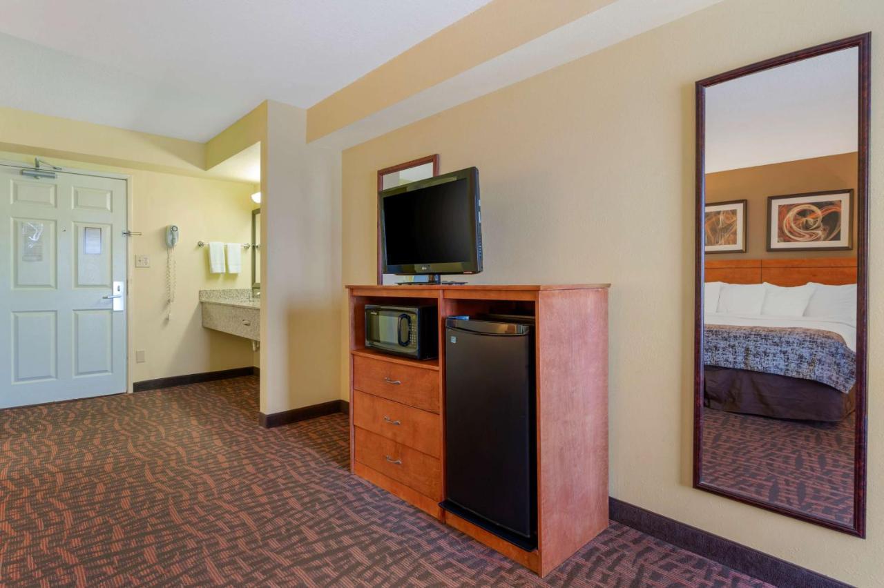 Best Western Louisville East Inn & Suites Dış mekan fotoğraf