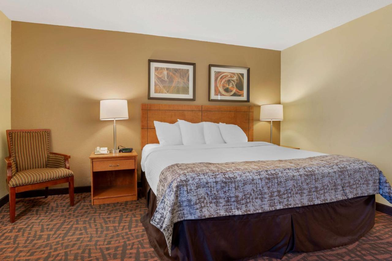 Best Western Louisville East Inn & Suites Dış mekan fotoğraf