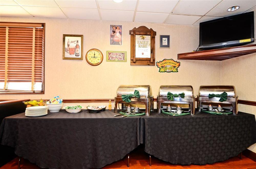 Best Western Louisville East Inn & Suites Restoran fotoğraf