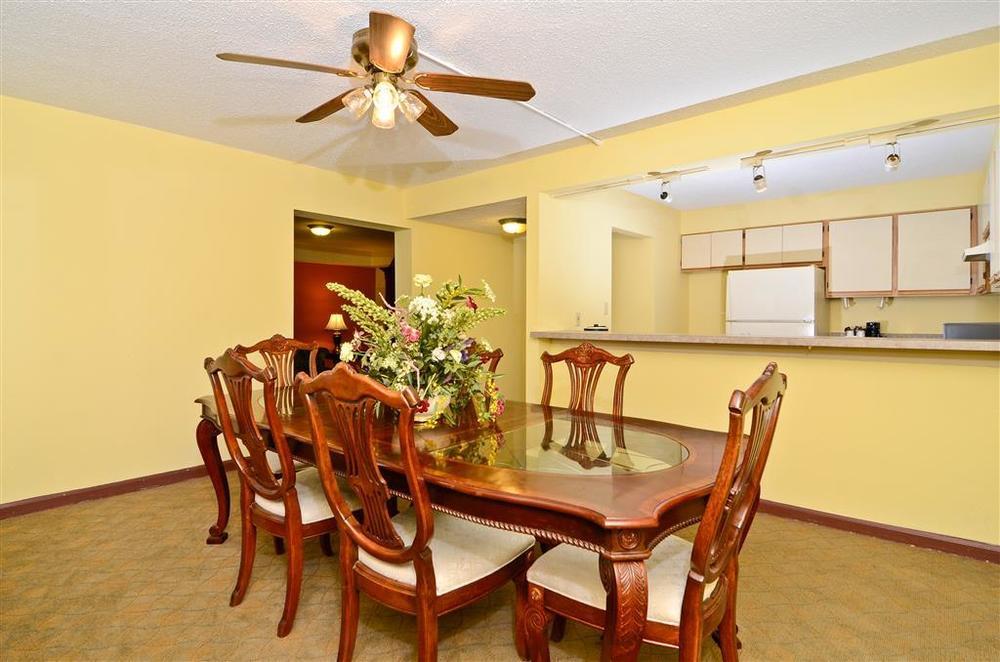 Best Western Louisville East Inn & Suites Oda fotoğraf