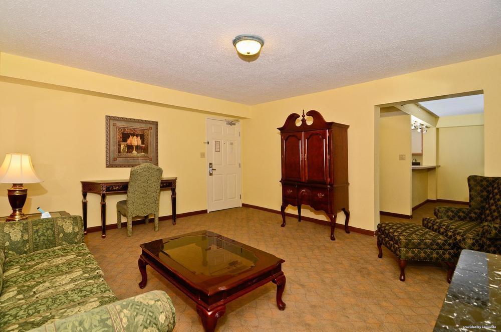 Best Western Louisville East Inn & Suites Oda fotoğraf
