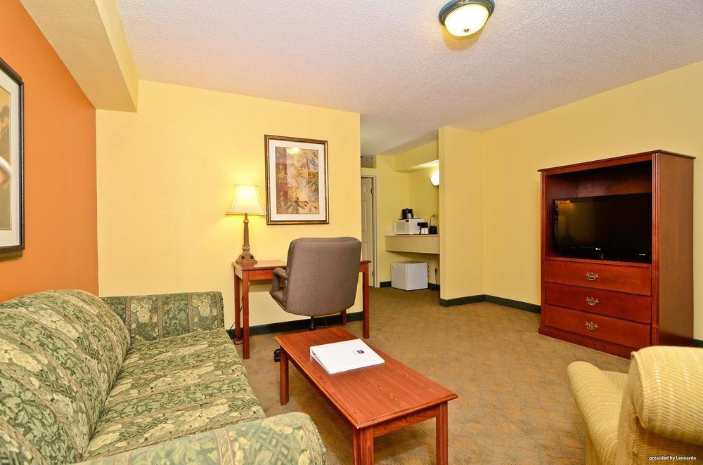 Best Western Louisville East Inn & Suites Oda fotoğraf