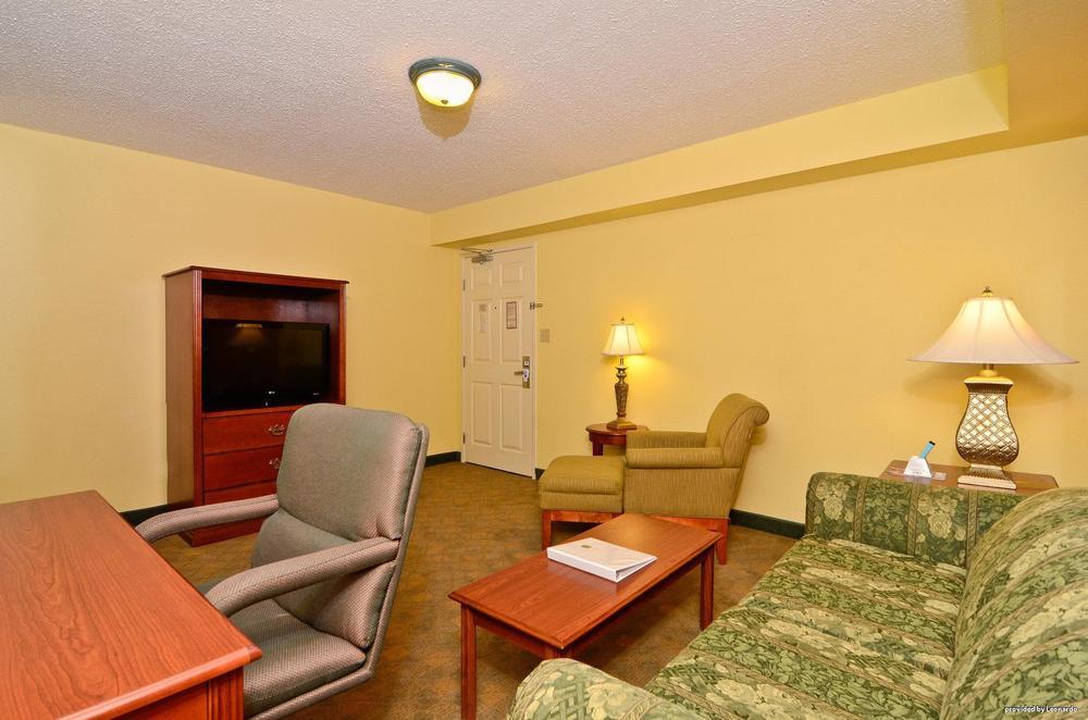 Best Western Louisville East Inn & Suites Oda fotoğraf