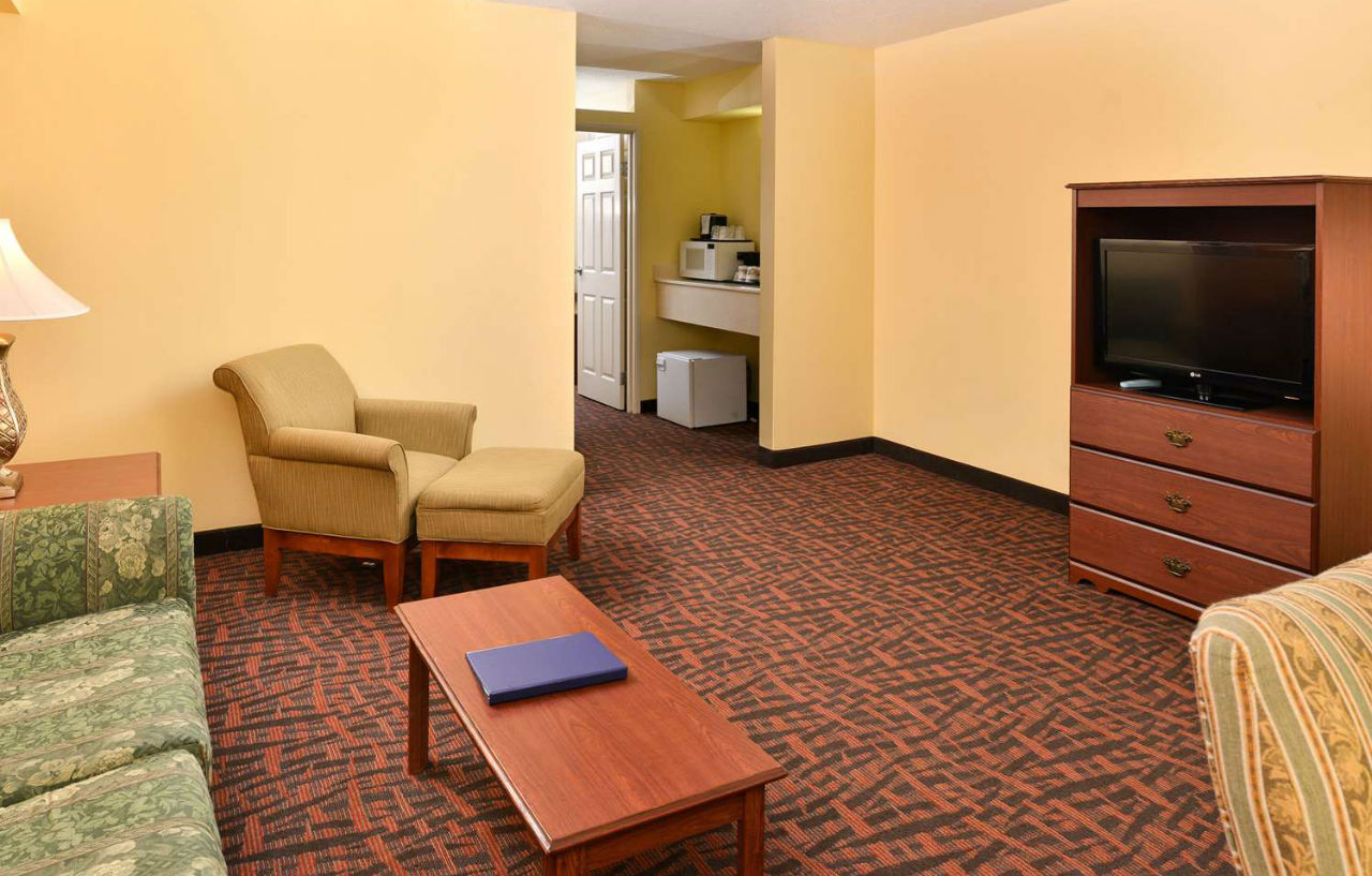 Best Western Louisville East Inn & Suites Dış mekan fotoğraf