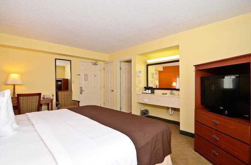 Best Western Louisville East Inn & Suites Dış mekan fotoğraf
